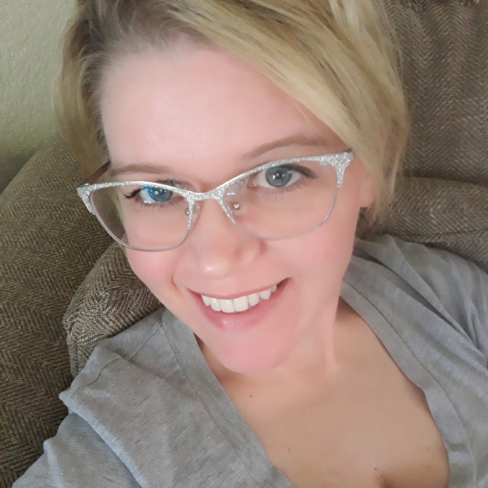 Meet your Posher, Brittnie